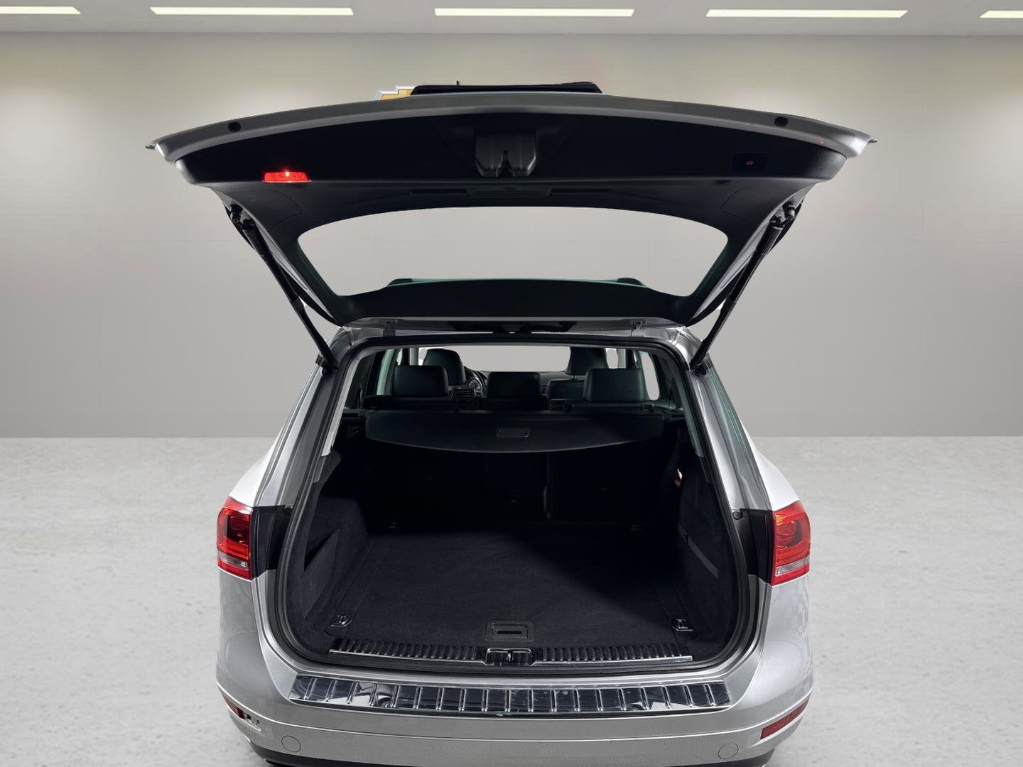 2013 Volkswagen Touareg Sport