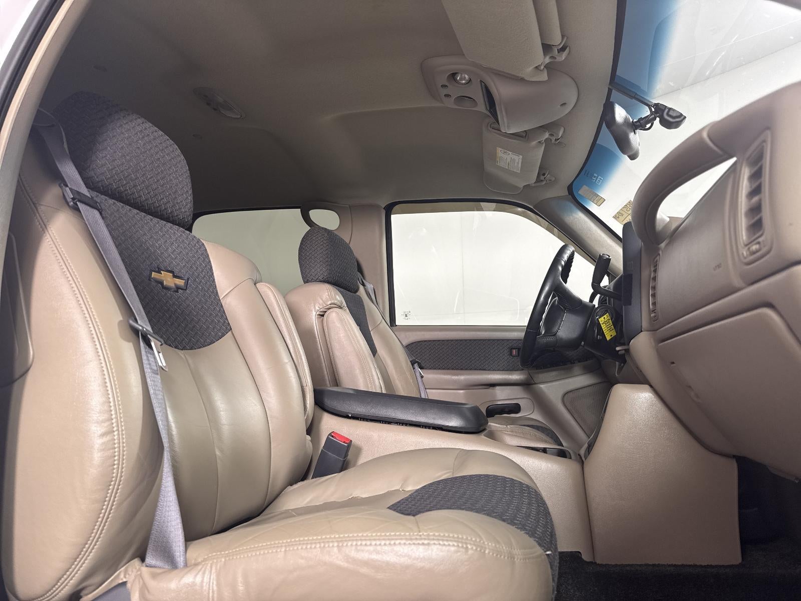 2002 Chevrolet Avalanche 1500 5dr Crew Cab 130" WB