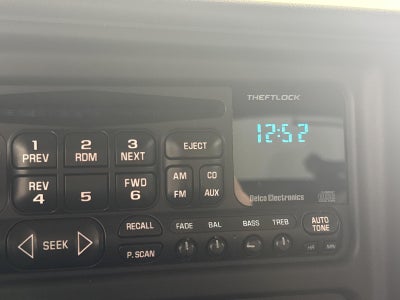 2002 Chevrolet Avalanche 1500 5dr Crew Cab 130" WB
