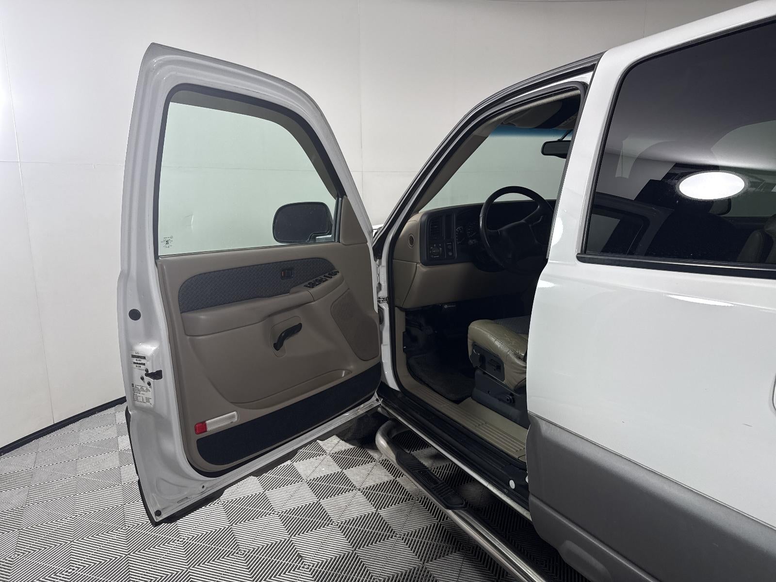 2002 Chevrolet Avalanche 1500 5dr Crew Cab 130" WB