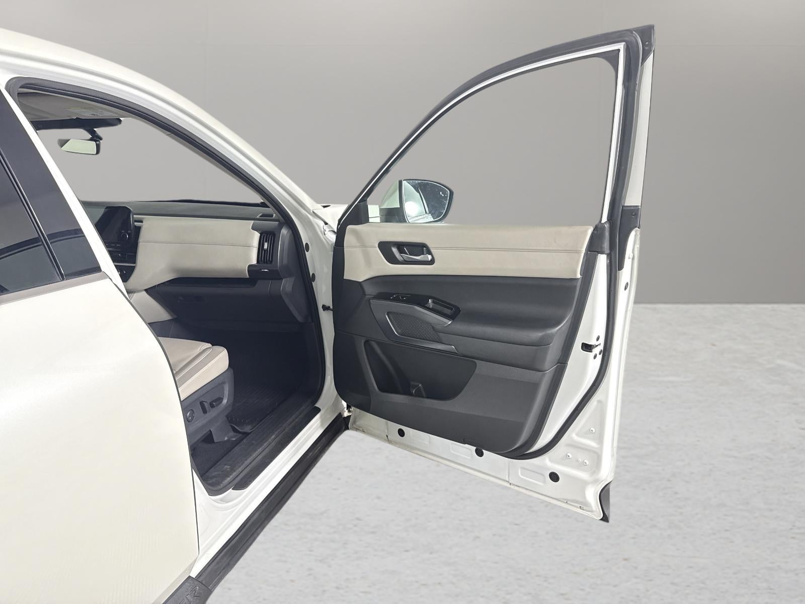 2024 Nissan Pathfinder SL FWD
