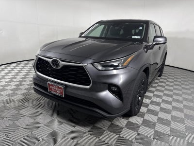 2022 Toyota Highlander LE