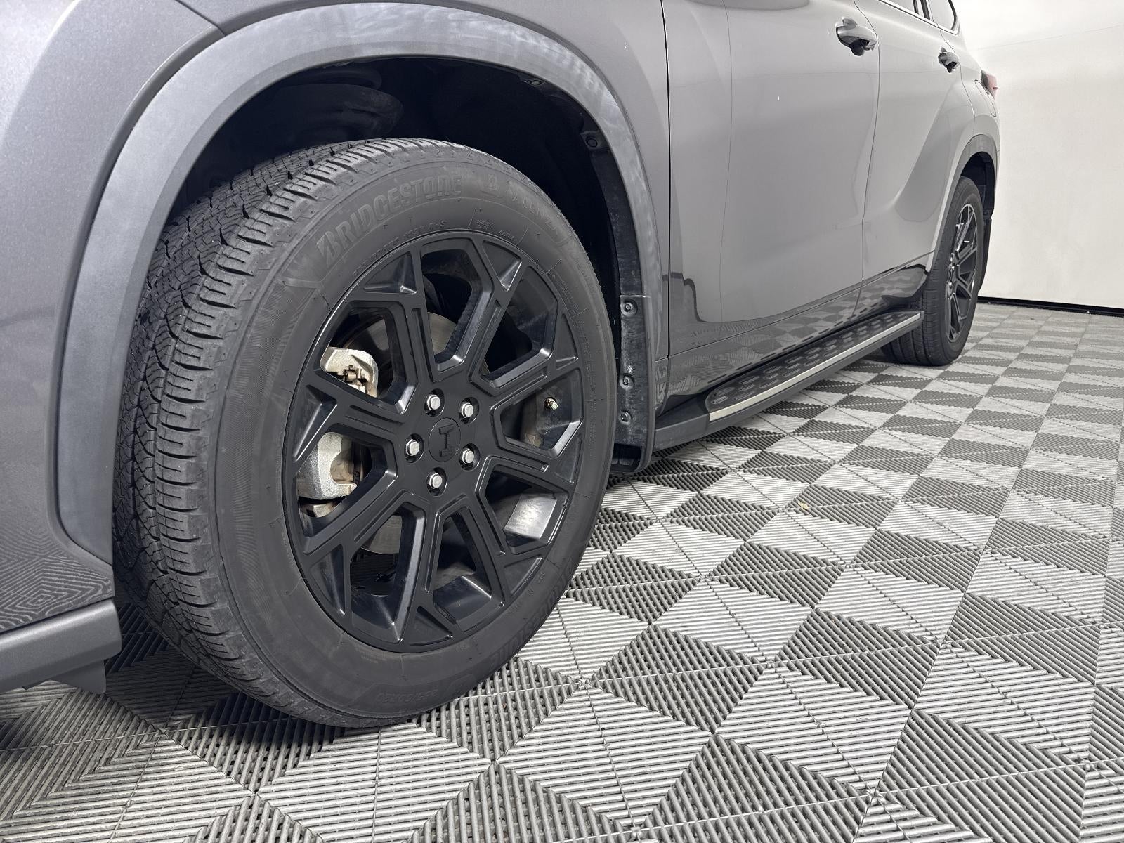 2022 Toyota Highlander LE
