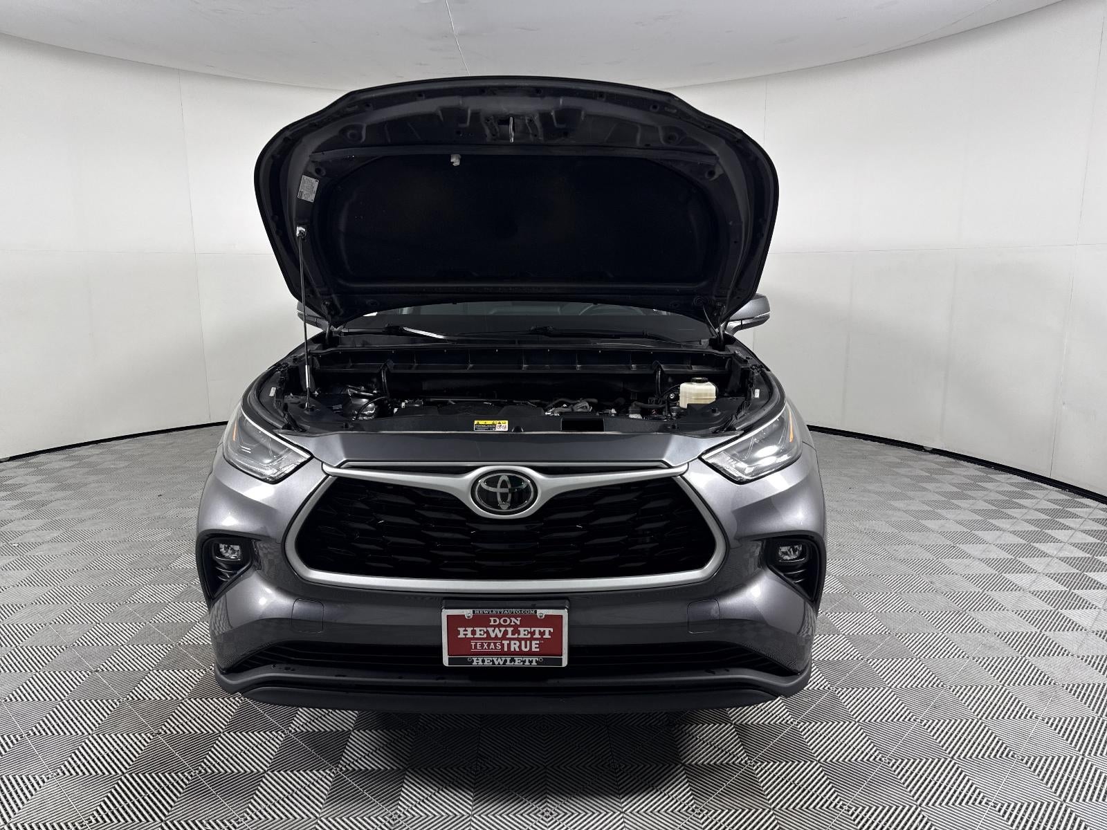 2022 Toyota Highlander LE