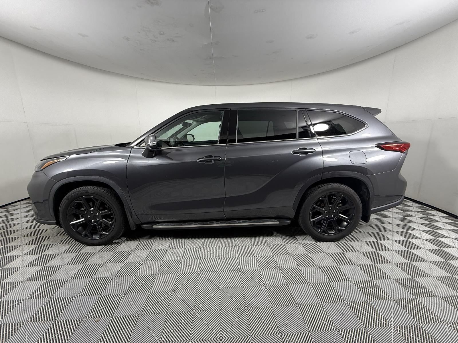 2022 Toyota Highlander LE