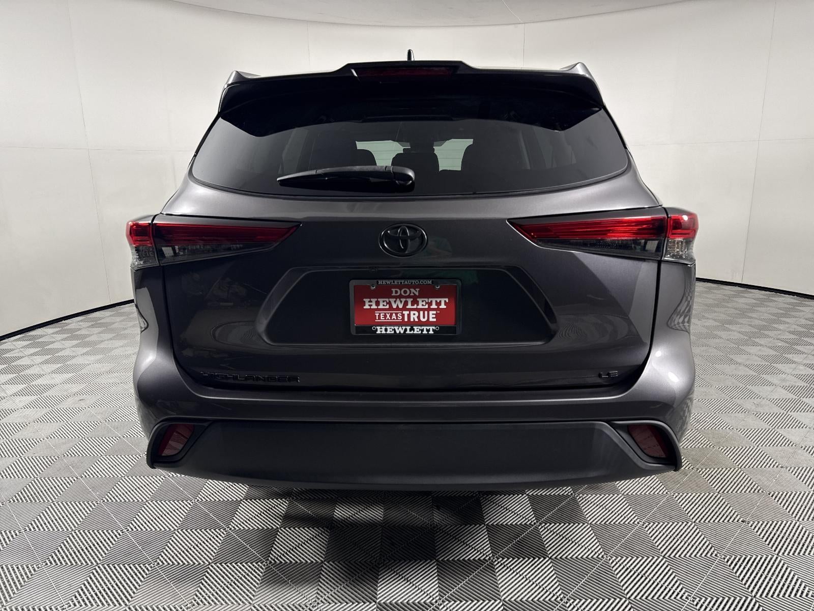 2022 Toyota Highlander LE