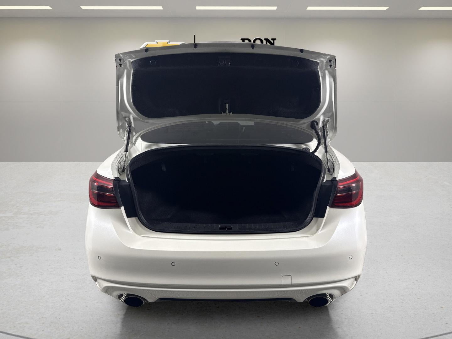 2023 INFINITI Q50 LUXE