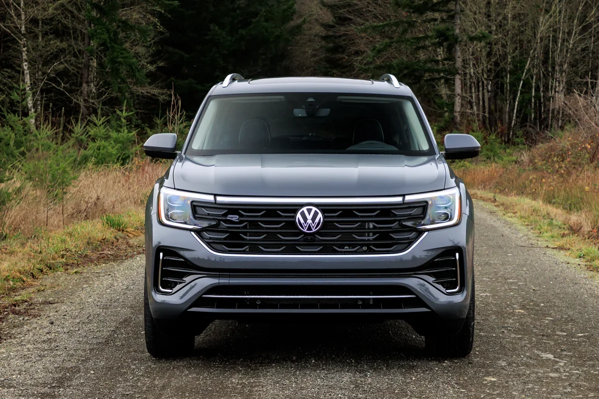 2026 Volkswagen Atlas SE with Technology three-row SUV