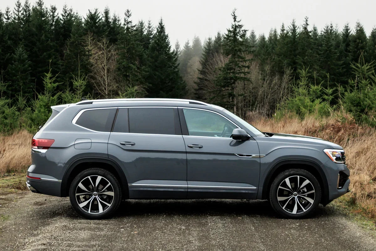 2026 Atlas SE with Technology side profile