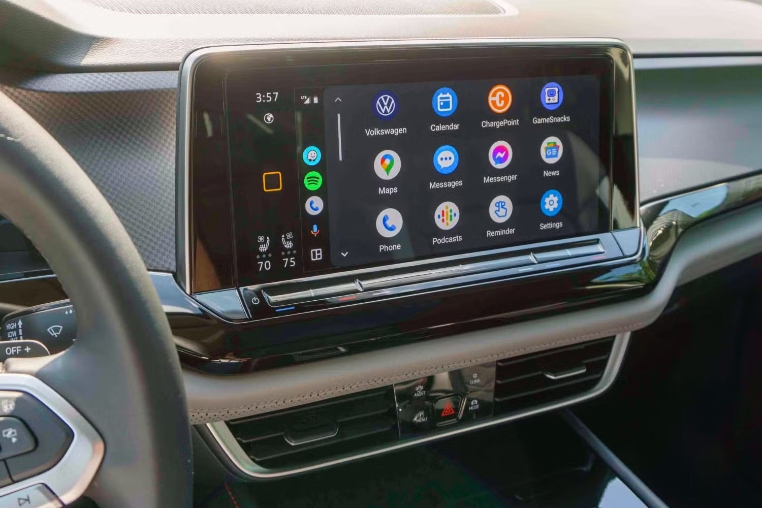 Volkswagen Atlas 12-inch touchscreen and Digital Cockpit Pro