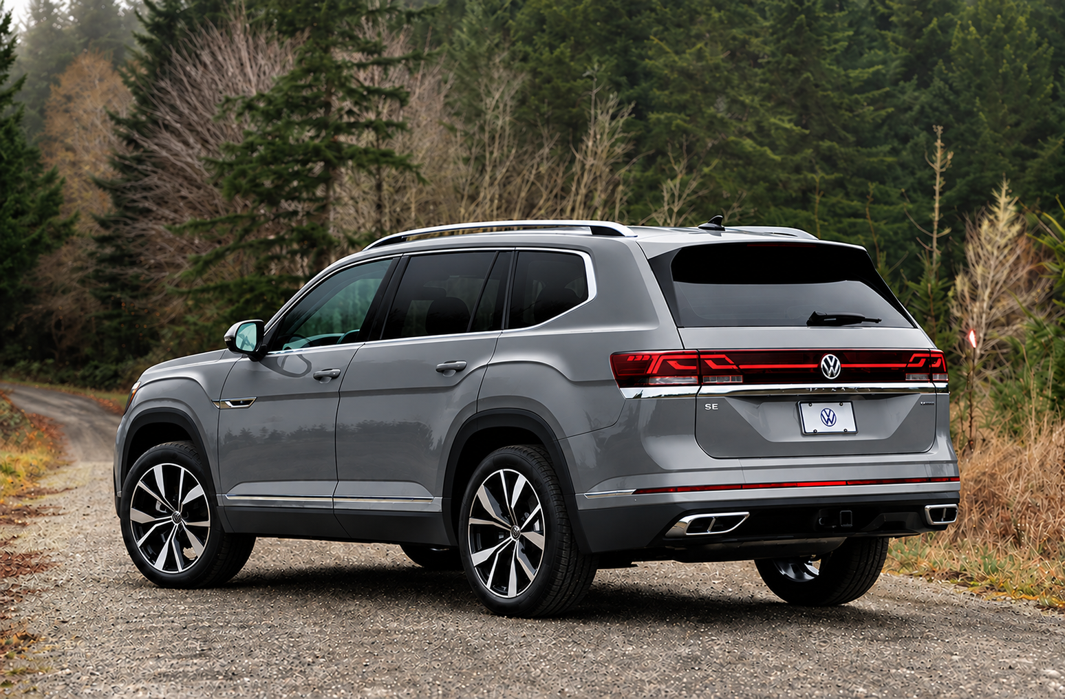 2026 Atlas SE with Technology rear three-quarter view